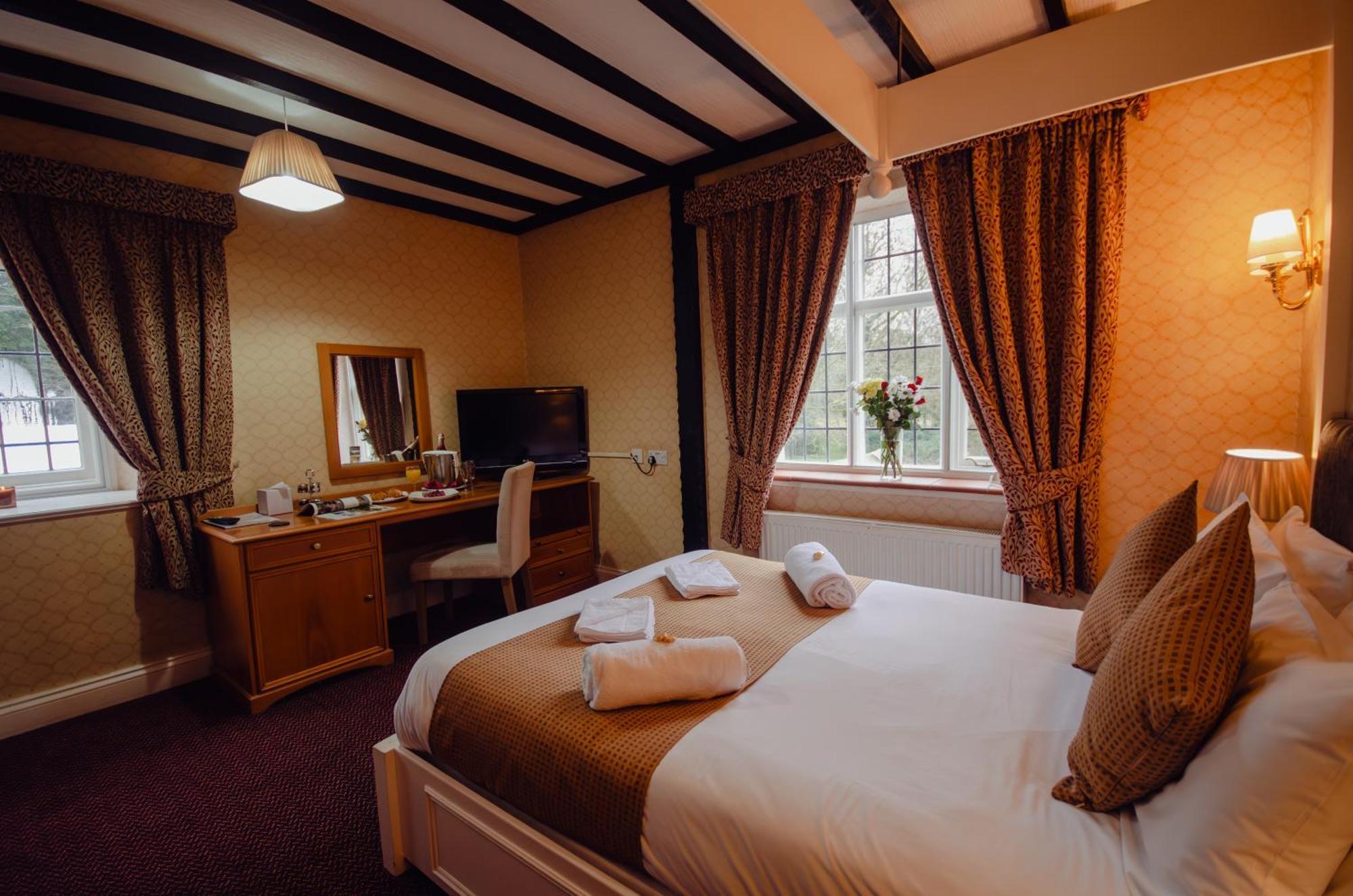 Howfield Manor Hotel Canterbury Exterior photo