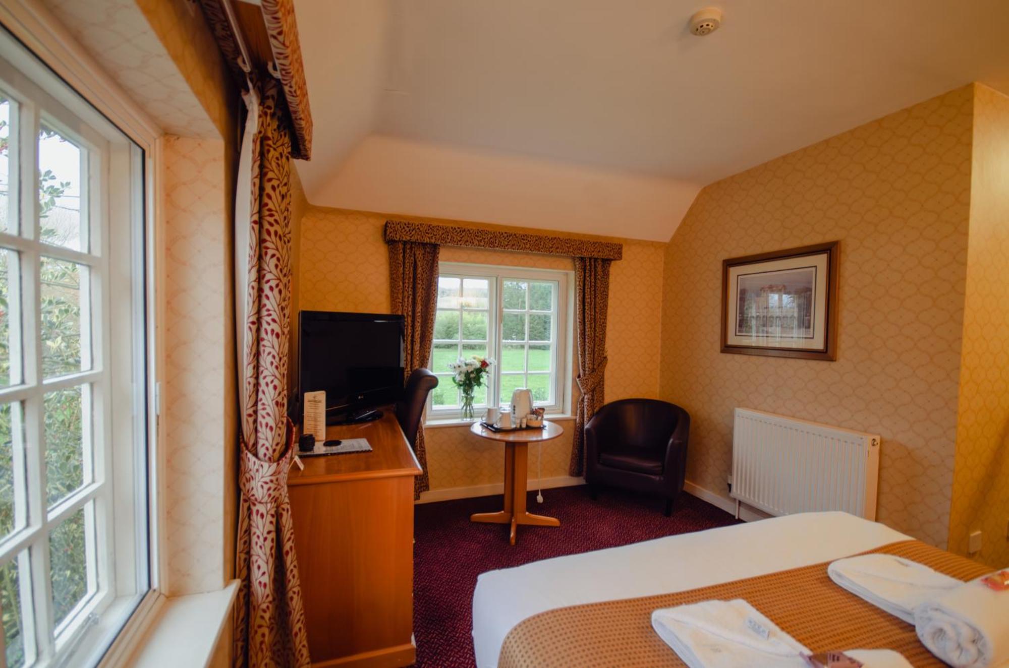 Howfield Manor Hotel Canterbury Exterior photo