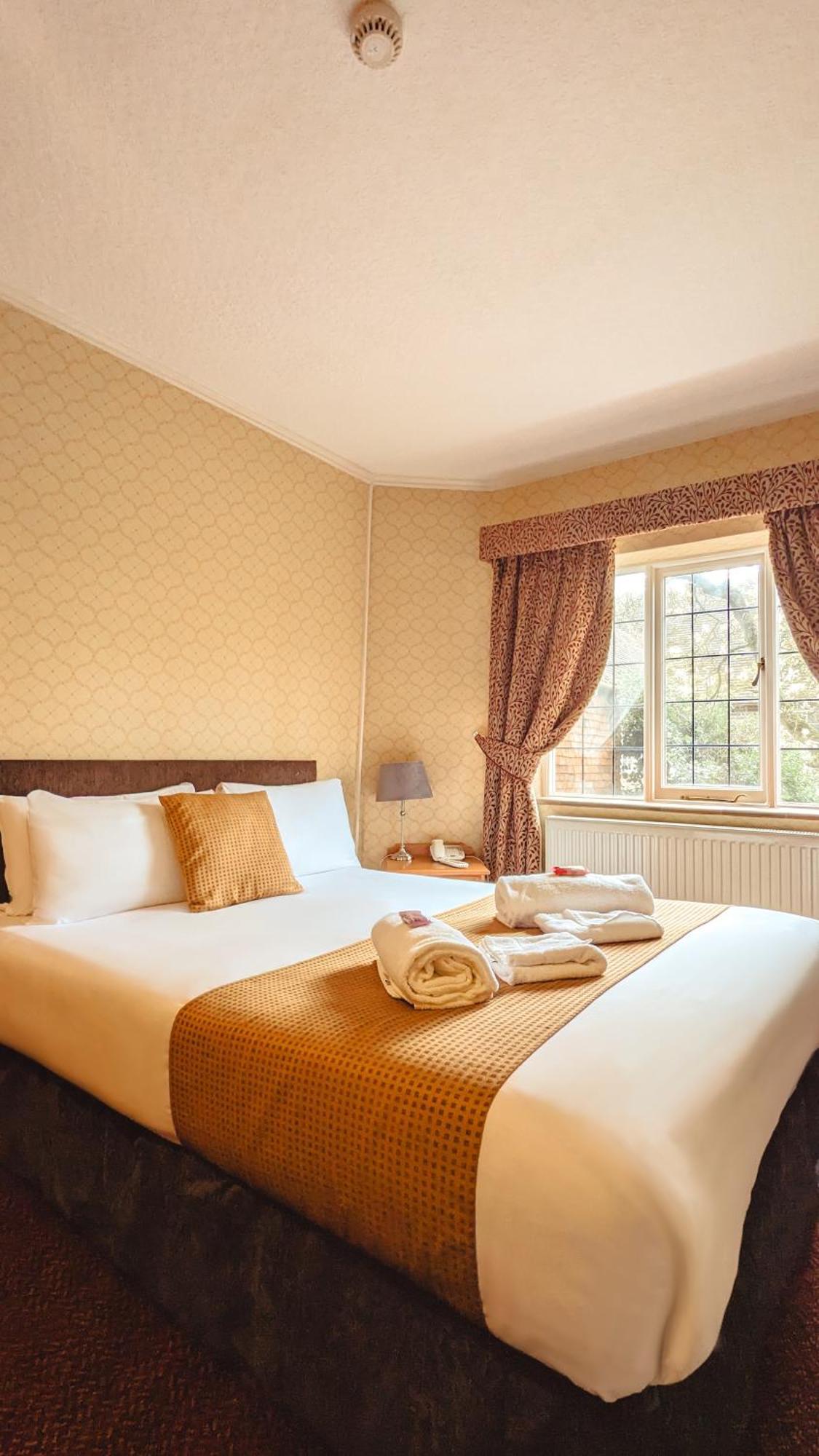Howfield Manor Hotel Canterbury Exterior photo