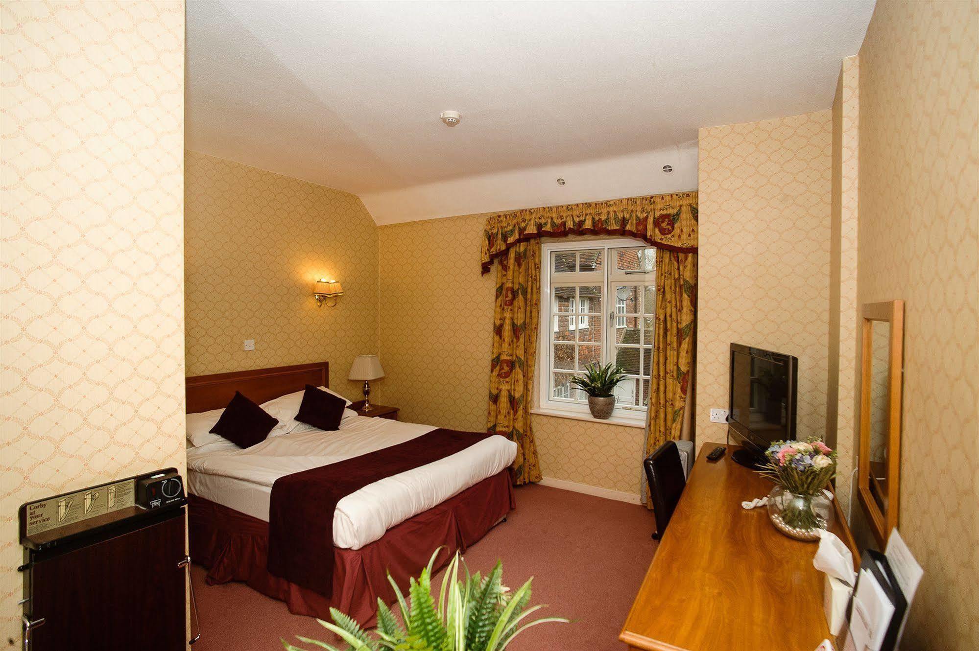 Howfield Manor Hotel Canterbury Exterior photo